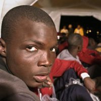 Llegan al puerto de Almería 16 inmigrantes que viajaban en una patera interceptada cerca de Cabo de Gata