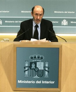 El ministro de Interior, durante su declaración a los medios.