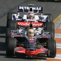 Lewis Hamilton (McLaren-Mercedes) vence con autoridad y Alonso (Renault) acaba cuarto