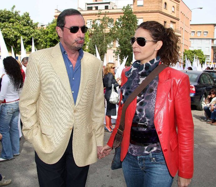 Carlos Herrera y su esposa en Sevilla.