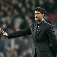 Rijkaard justifica el descarte de Ronaldinho porque llega "justo" al partido en Valencia