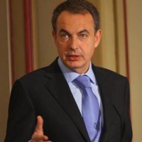 Zapatero sigue con detalle los datos de la explosión a través del ministro de Interior