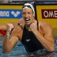 El francés Alain Bernard vuelve a batir el récord del mundo en la final de los 100 metros libres