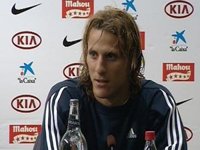 Forlán dice que el partido ante el Villarreal es "clave" 