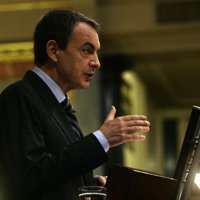 Zapatero defiende una España "próspera, decente, eficiente, unida, diversa y comprometida con la paz"