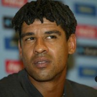 Rijkaard: "Mi ilusión fue siempre que Ronaldinho se quede el máximo tiempo posible en el Barça"