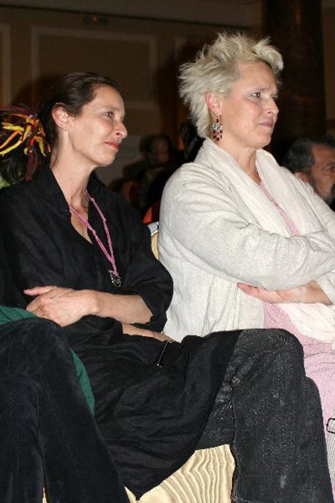 Paola y Lucía Dominguín.