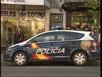 Dos personas fallecen en Madrid por inhalar el humo de un incendio que pudo originar una estufa 