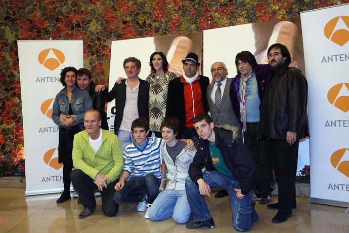 Actores y directores de la película "Cobardes".