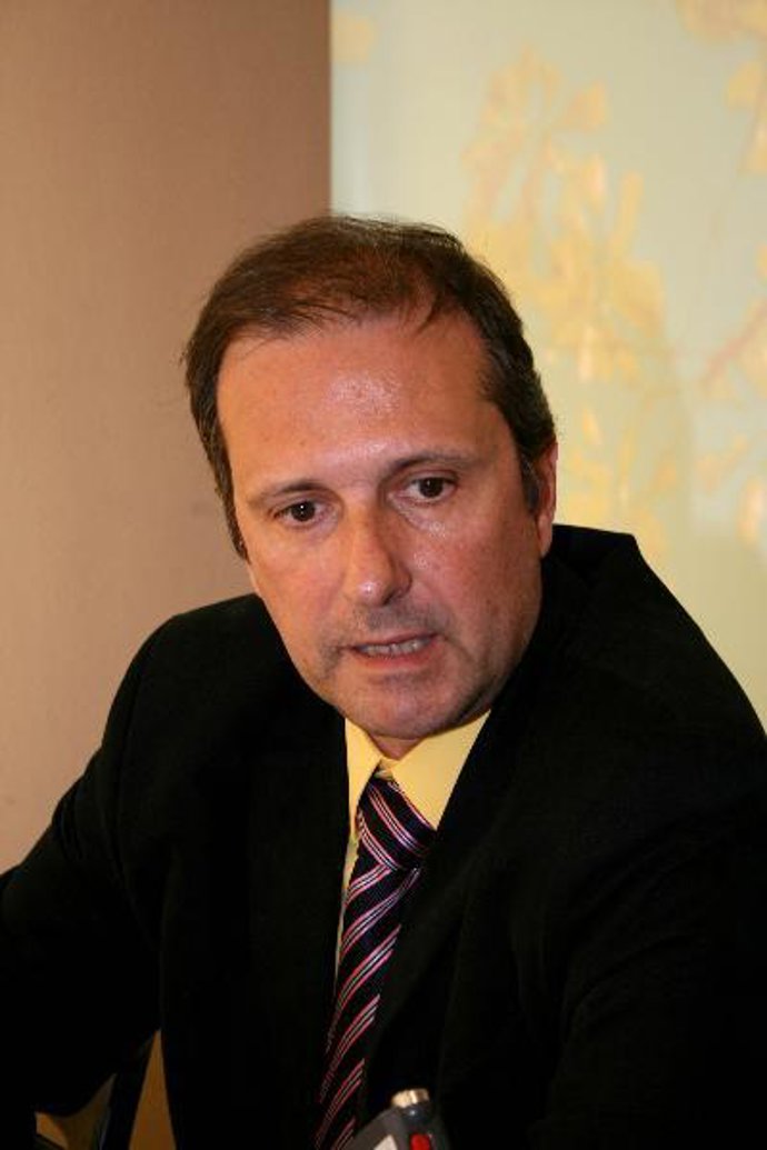 El Doctor Albert J.Jovell.