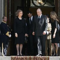 El Rey asegura que nunca olvidará su "encomiable entrega" y su "impagable contribución" a la Transición