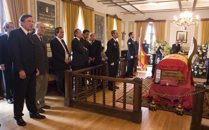 Los restos de Leopoldo Calvo-Sotelo en Ribadeo.