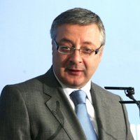 Blanco afirma en su blog que Rajoy ha "apuñalado" a Acebes y Zaplana