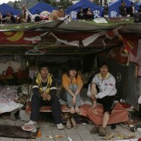 Los pueblos que rodean Chengdu se sienten abandonados por las autoridades tras el terremoto
