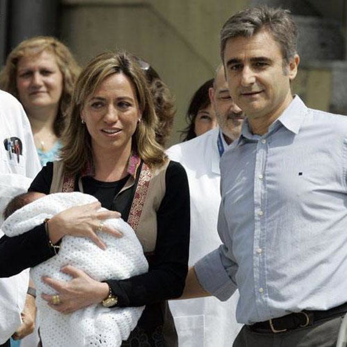 Carme Chacón da a luz a su primer hijo