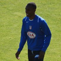 Luis Amaranto Perea amplía su contrato con el Atlético de Madrid hasta junio de 2011 