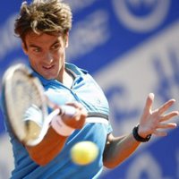 El checo Stepanek barre de la pista a Robredo en un partido para olvidar del catalán