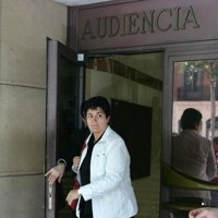 La alcaldesa de Hernani alega que tenía 14 años cuando el Ayuntamiento puso placas a los etarras