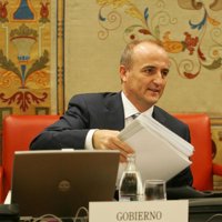 El Gobierno anuncia una rebaja del 10% en la tarifa de la luz para 4,5 millones de hogares