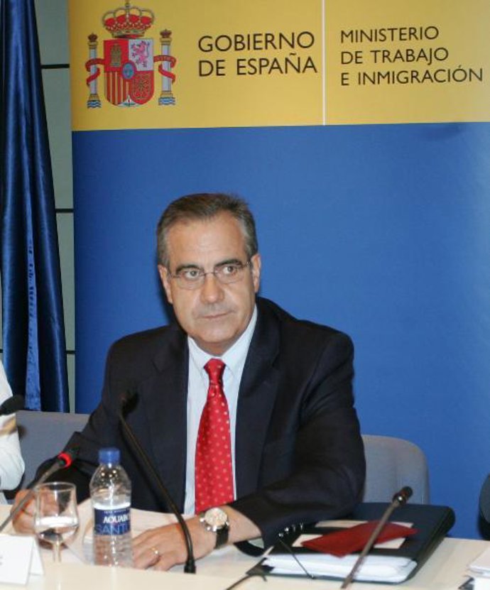 En la foto, Celestino Corbacho