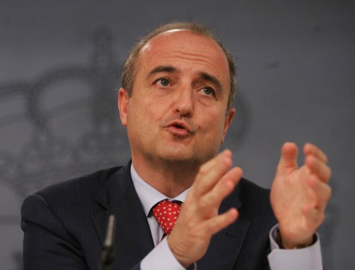 Miguel Sebastián, tras el Consejo de Ministros de hoy.
