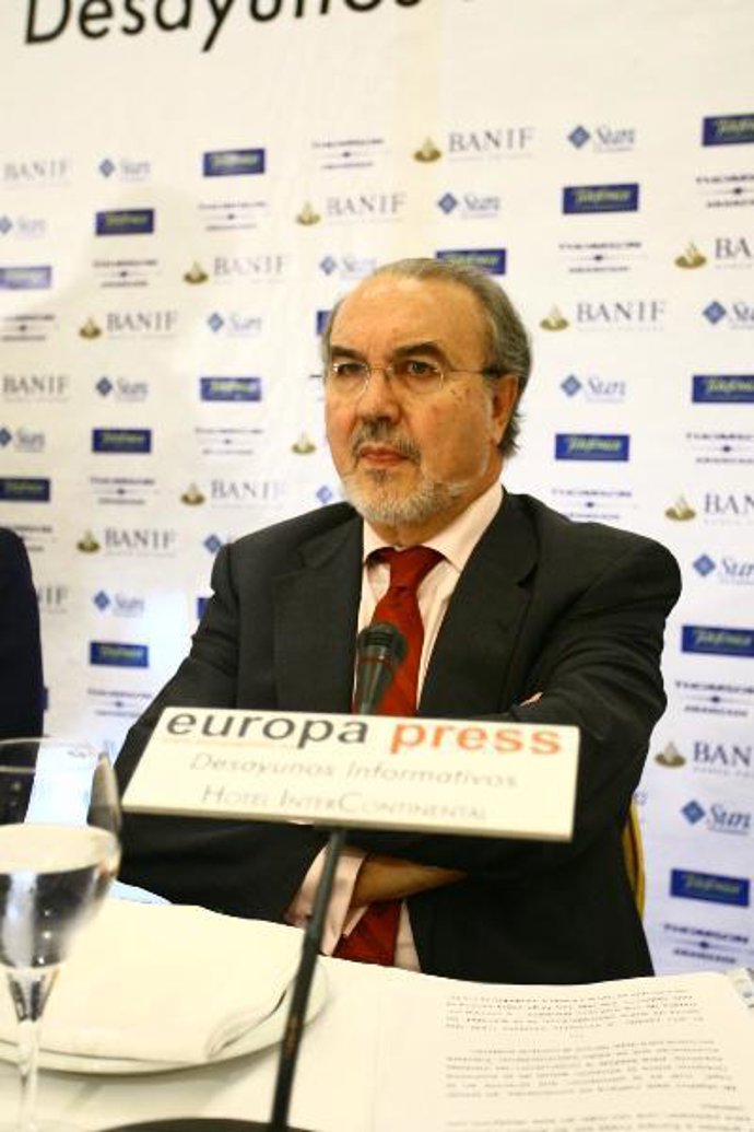 Solbes, hoy en los Desayunos de Europa Press.