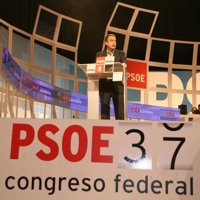 Zapatero culmina en el 37 Congreso del PSOE el cambio generacional del partido