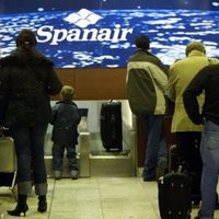 Spanair se plantea reducir sus bases y mantener sólo las de Madrid y Barcelona, según el Sitcpla