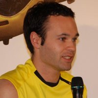 Iniesta: "Eto'o es uno de los tres mejores delanteros del mundo y ojalá se quede con nosotros"