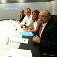 PP acusa a Zapatero de presentar un "refrito" de medidas "desafortunadas" e "ineficaces" ante la crisis económica