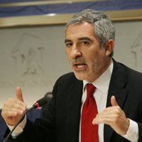 Llamazares lamenta que el debate sobre financiación autonómica se haya "distorsionado"