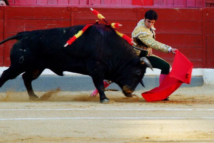 Rivera, durante la faena.