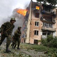 Las tropas rusas y georgianas intercambian prisioneros cerca de Tiblisi como gesto de buena voluntad