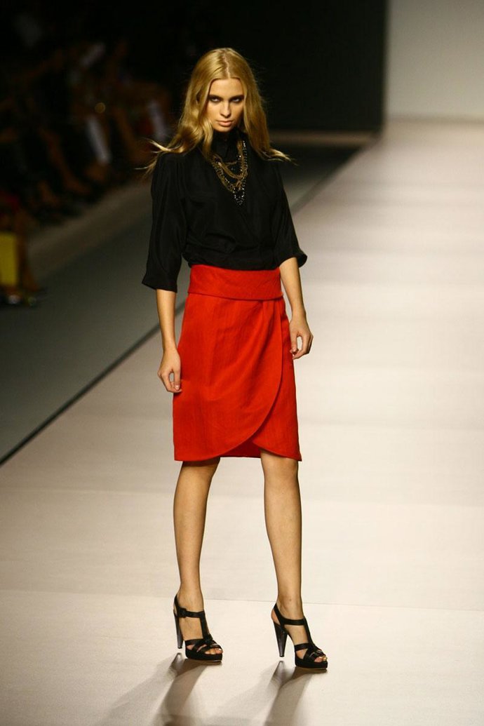 Ángel Schelesser apuesta por una mujer elegante y moderna en su nueva colección