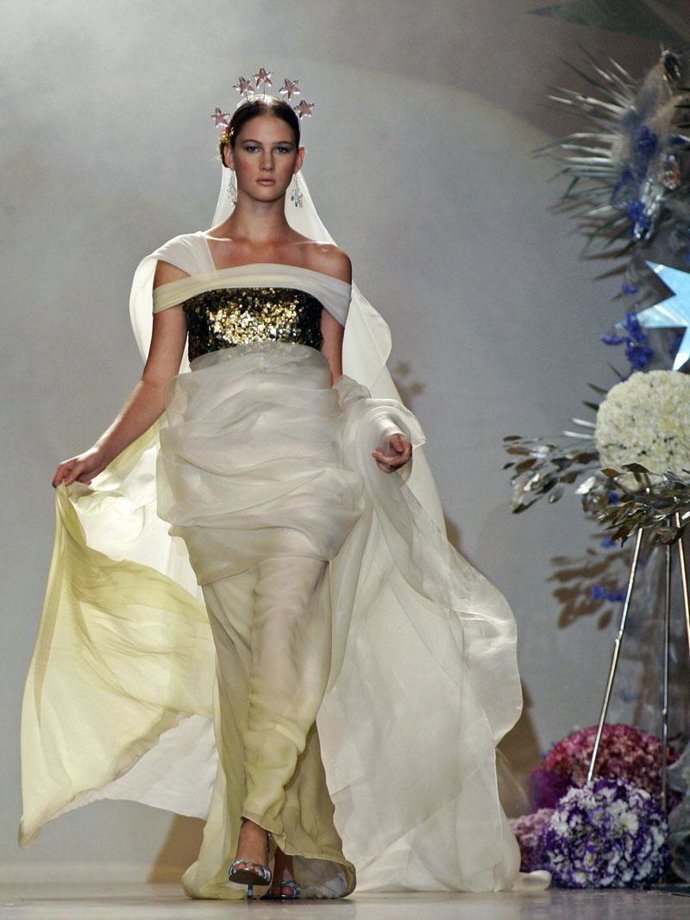 Montesinos apuesta por la luminosidad en la presentación de su colección primavera-verano 2009