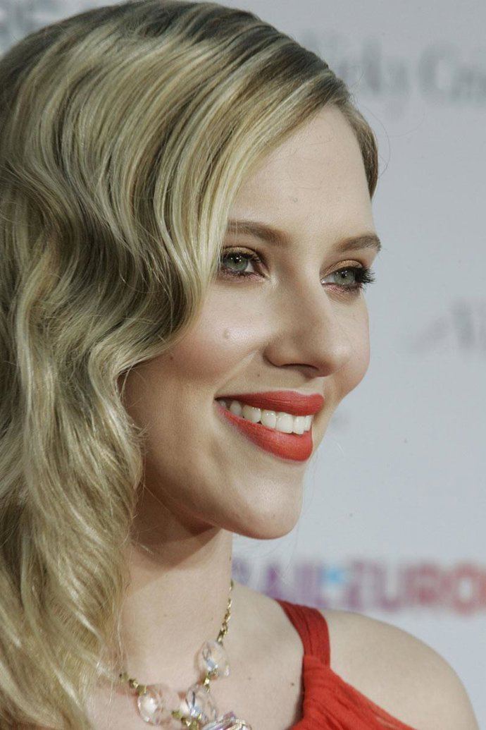 Scarlett Johansson se casa en secreto en Canadá