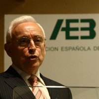 La AEB respalda los rescates financieros en EEUU y Europa y descarta la quiebra de bancos españoles