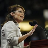 Palin acusa a Obama de tener "amigos terroristas" por su relación con un veterano de Vietnam