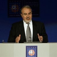 Solbes dice que ninguna entidad española está en riesgo