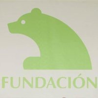 Caja Madrid entrega cuatro ambulancias y 1.500 uniformes de la Cruz Roja en la mesa de cuestación de la Reina