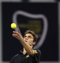 Gilles Simon cumple sin problemas ante Stepanek y espera el resultado del Murray-Federer