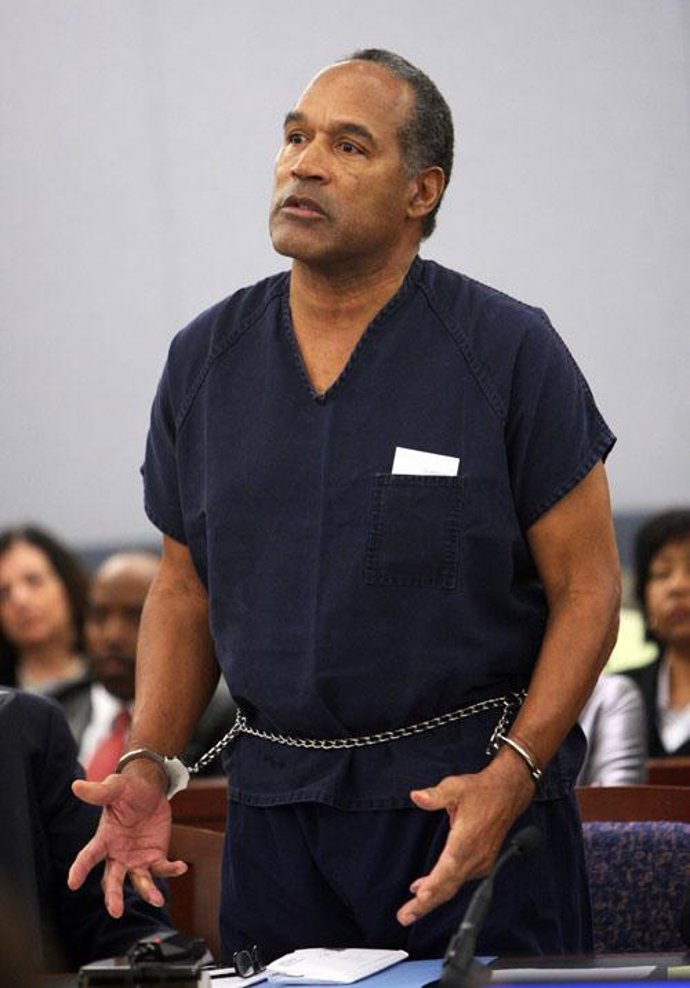 O.J. Simpson condenado a 15 años de prisión por secuestro y robo a mano armada