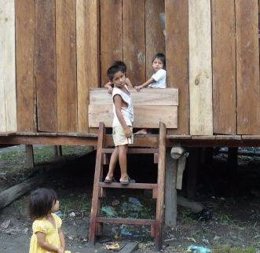 Barrio marginal en Iquitos, Perú