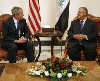 Bush llega a Irak en una visita sorpresa para celebrar la firma del acuerdo de seguridad