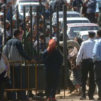 Hallan en la frontera de Melilla a una subsahariana embarazada de 5 meses oculta en el lugar del depósito de gasolina