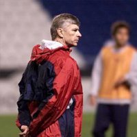 Wenger confiesa su "sorpresa" por la actitud de Benítez y asegura que no ve "problemas profundos" en la Premier