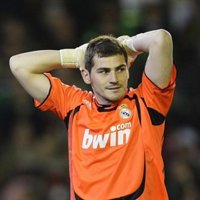 Iker Casillas: "Ya lo dijo Raúl el otro día, si el Barcelona sigue así le das la mano y enhorabuena"