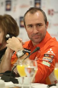 Peterhansel: "El accidente de Sainz es un error de pilotaje, no es culpa de la organización"