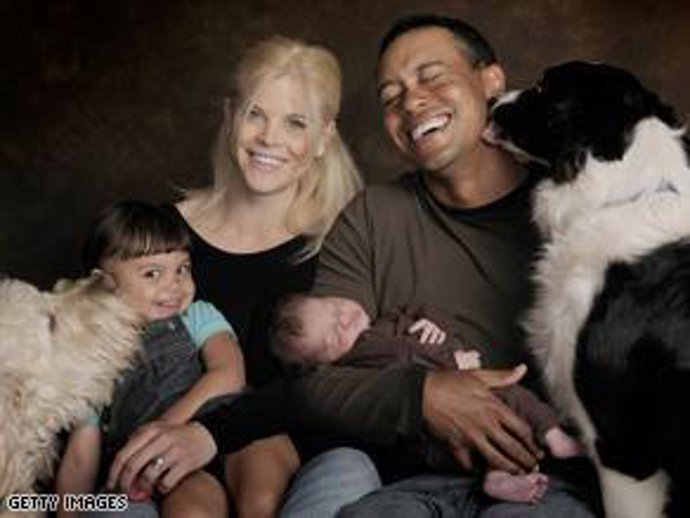 Tiger Woods presenta en sociedad a su segundo hijo