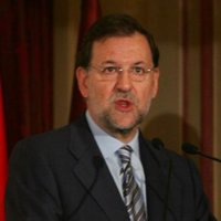 Rajoy replica a Zapatero que debe "garantizar la imparcialidad" de los jueces